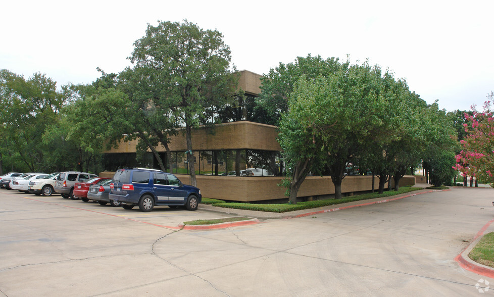 4381 W Green Oaks Blvd, Arlington, TX for lease - Building Photo - Image 3 of 13