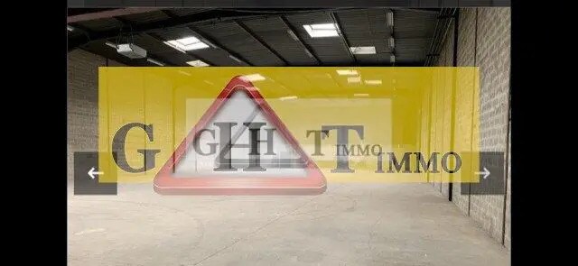 Industrial in Morangis for lease - Building Photo - Image 1 of 3