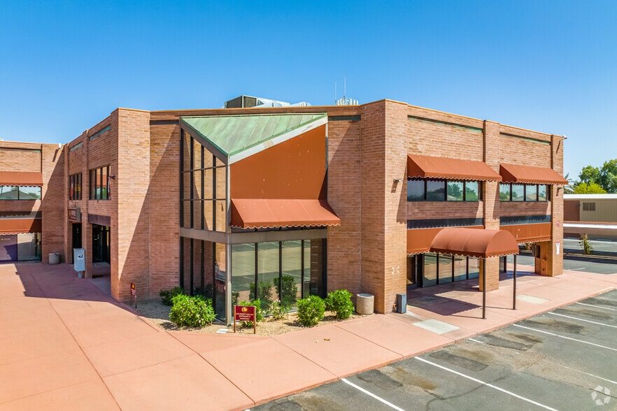 2727 W Glendale Ave, Phoenix, AZ for lease - Building Photo - Image 1 of 32