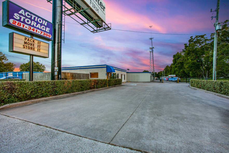 4037 FM 359 Rd, Richmond, TX for sale - Primary Photo - Image 1 of 1