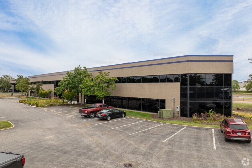 331 Salem Pl, Fairview Heights, IL for sale - Building Photo - Image 3 of 9