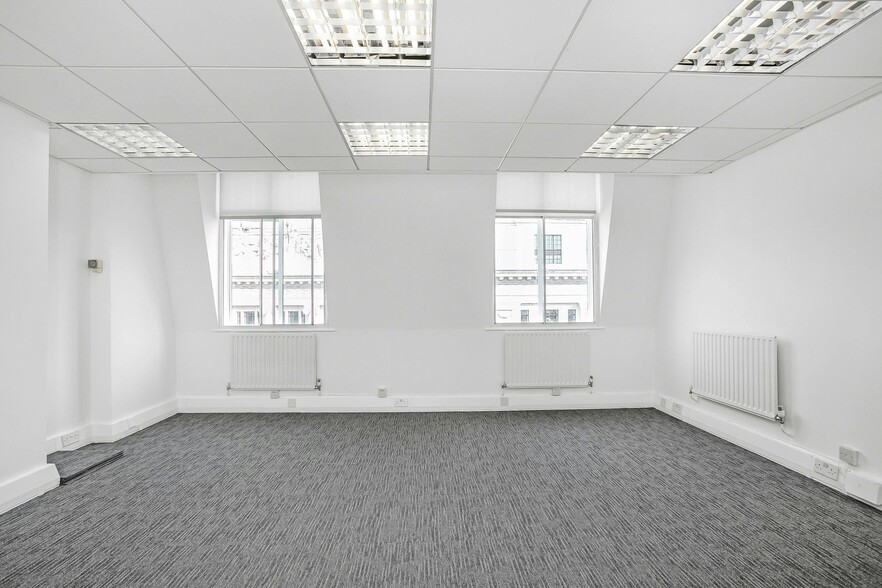 207-209 Regent St, London for lease - Interior Photo - Image 3 of 21