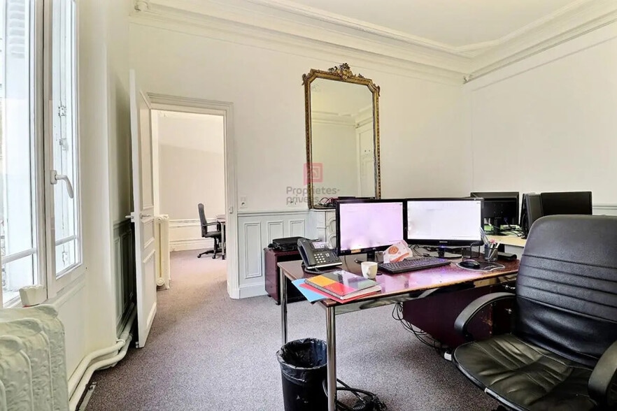 Office in Paris for lease - Interior Photo - Image 2 of 6