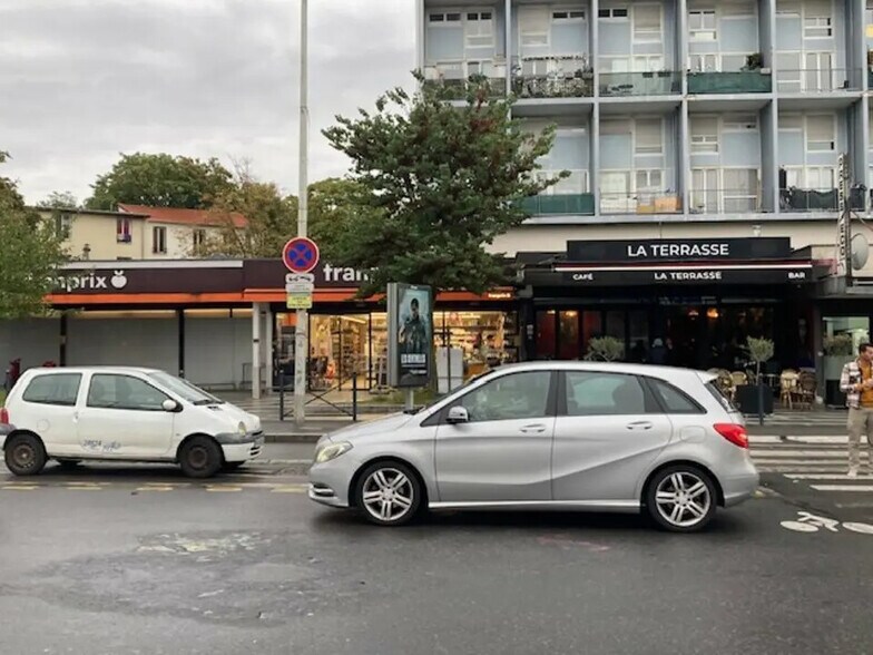 Retail in Bagnolet for lease - Building Photo - Image 3 of 5