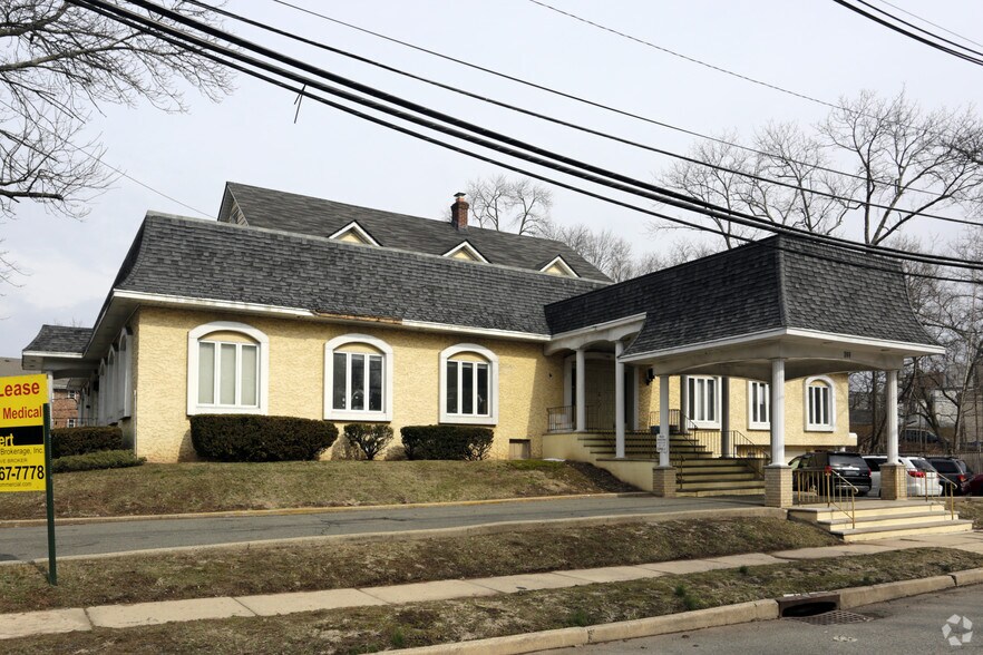 399 Hoover Ave, Bloomfield, NJ for sale - Primary Photo - Image 1 of 1