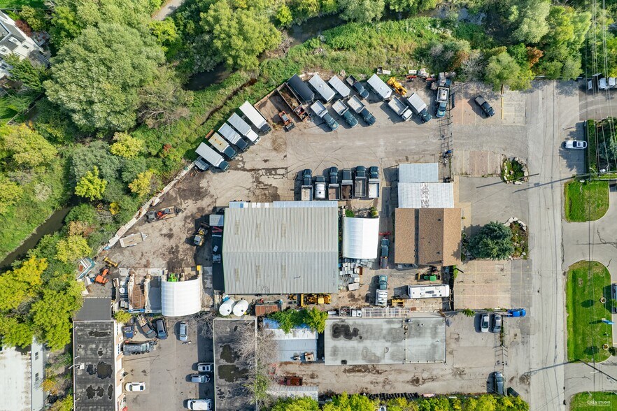 28 Colston Crt, Richmond Hill, ON for sale - Building Photo - Image 2 of 7