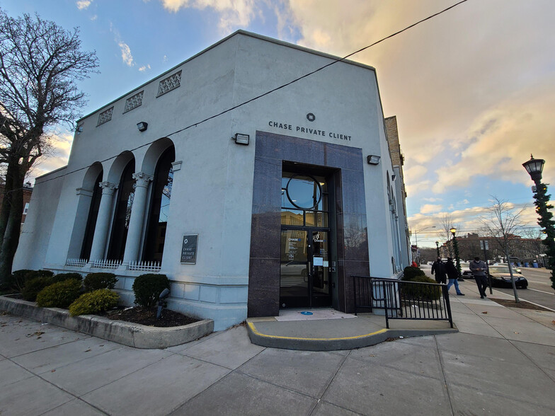 124 Chatsworth Ave, Larchmont, NY for lease - Building Photo - Image 1 of 3