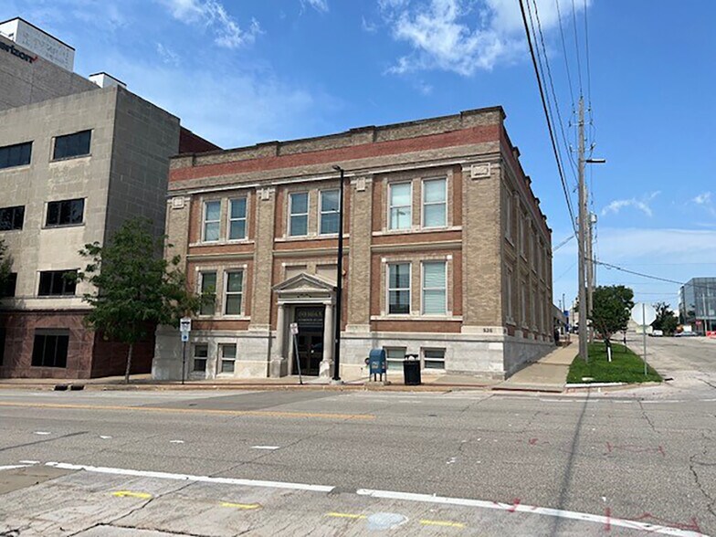 526 2nd Ave SE, Cedar Rapids, IA for lease - Building Photo - Image 1 of 41