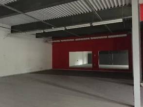 Flex in Châtillon for lease Interior Photo- Image 1 of 4