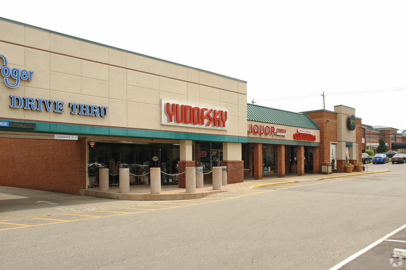 2221 Holiday Manor Center, Louisville, KY 40222 Property Record