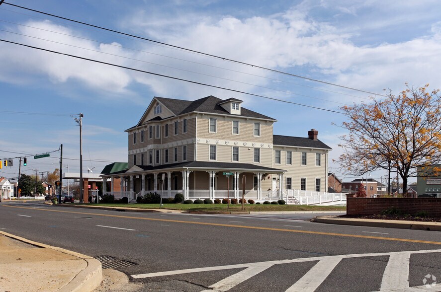 303 CHARLES, La Plata, MD for sale - Primary Photo - Image 1 of 1