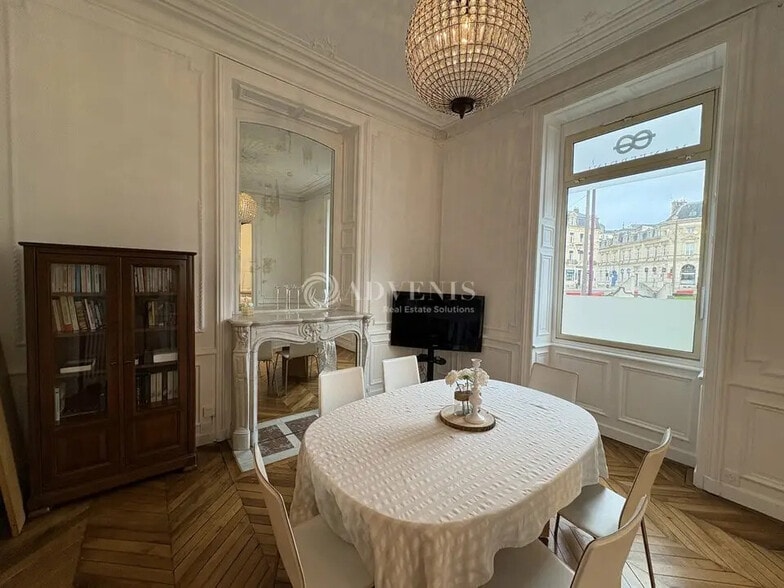 Office in Le Mans for lease - Building Photo - Image 2 of 7