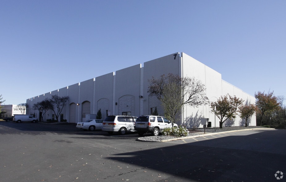 9 Chris Ct, South Brunswick, NJ for lease - Primary Photo - Image 1 of 4