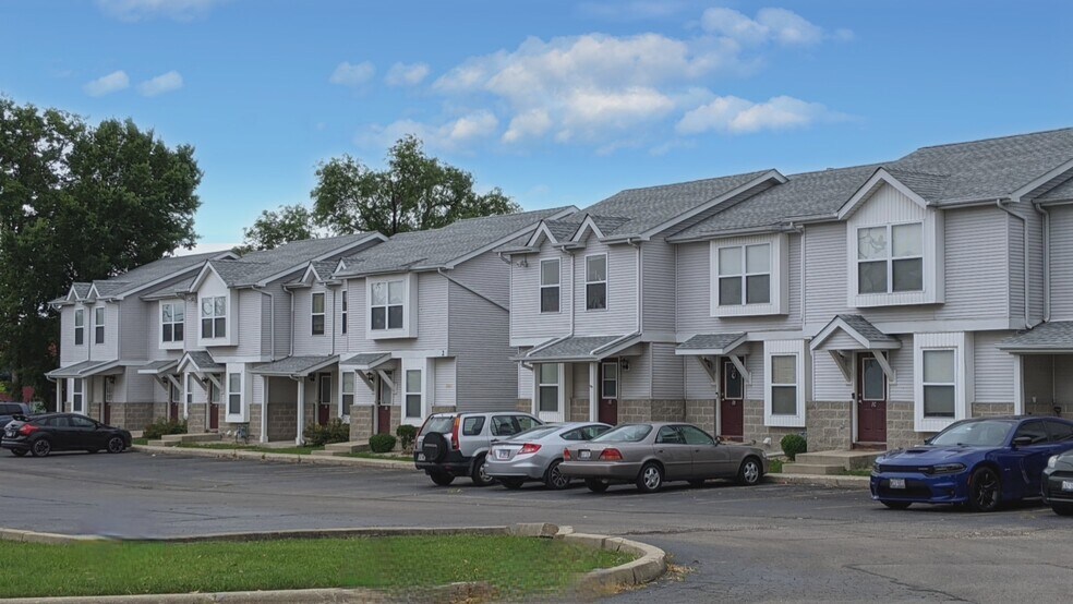 1121 W Hillcrest Dr, Dekalb, IL for sale - Building Photo - Image 1 of 1