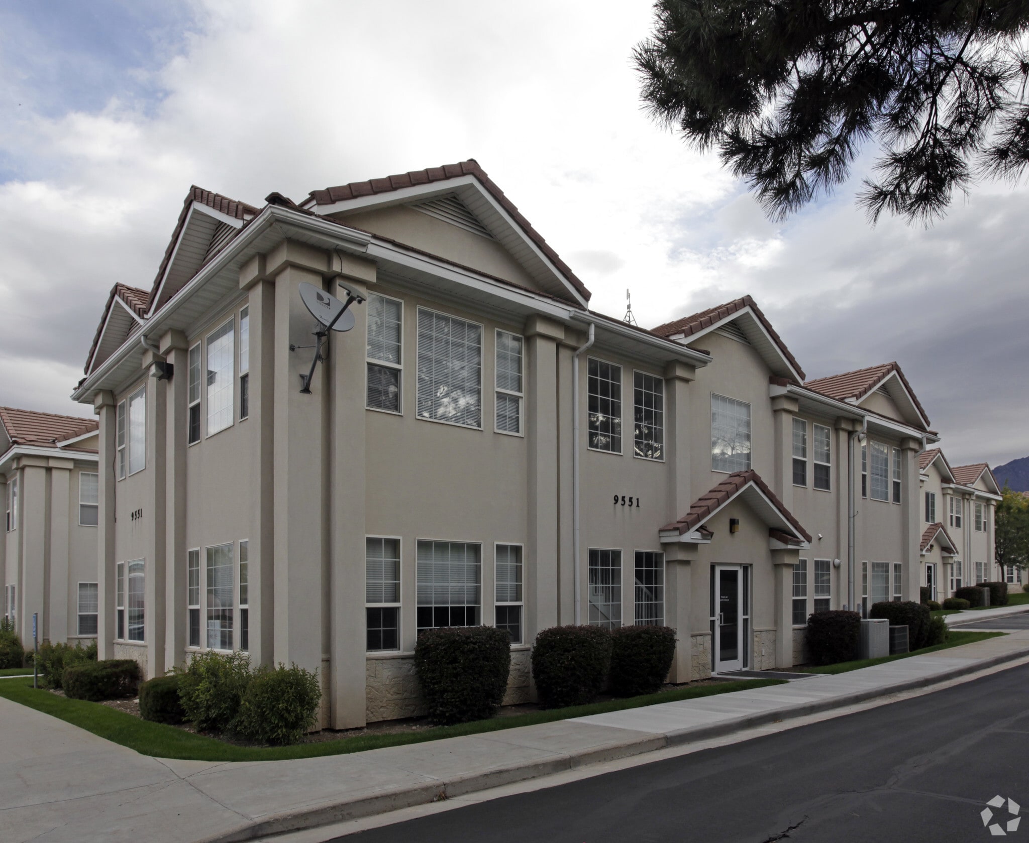 9551 S 700 E, Sandy, UT for lease Primary Photo- Image 1 of 9