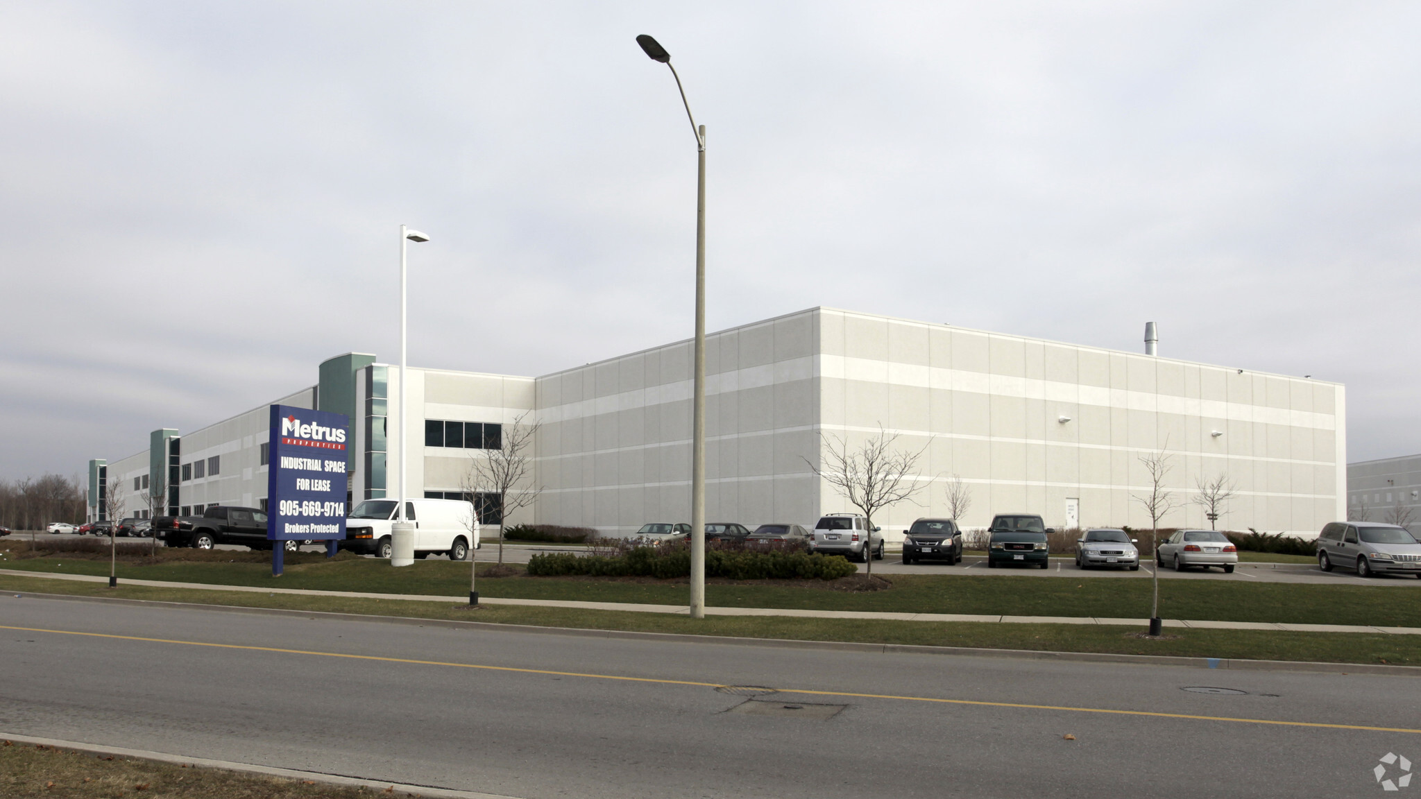 300 Confederation Pky, Vaughan, ON for lease Primary Photo- Image 1 of 4