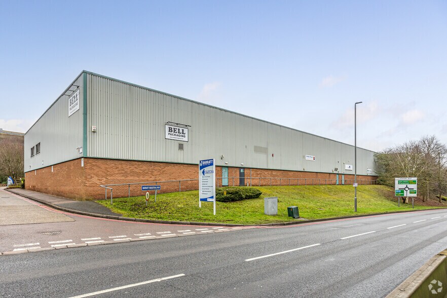 Airport Way, Luton for lease - Primary Photo - Image 1 of 5