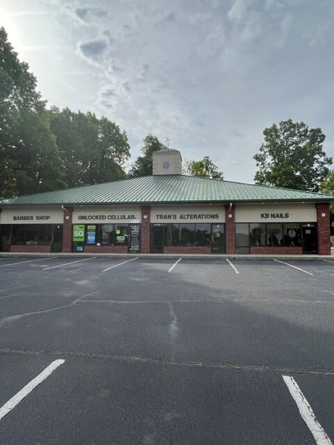 4915 High Point Rd, Greensboro, NC for sale Building Photo- Image 1 of 1