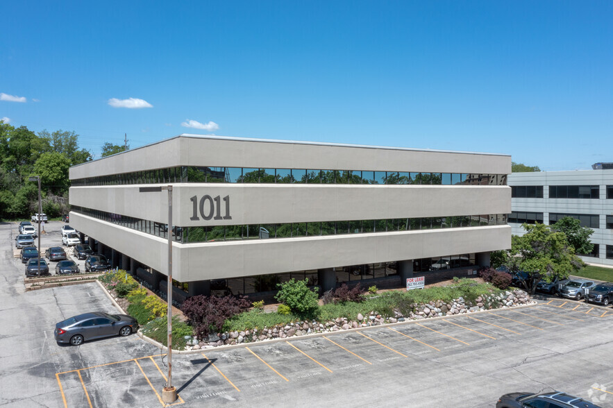 1011 N Mayfair Rd, Wauwatosa, WI for sale - Building Photo - Image 1 of 4