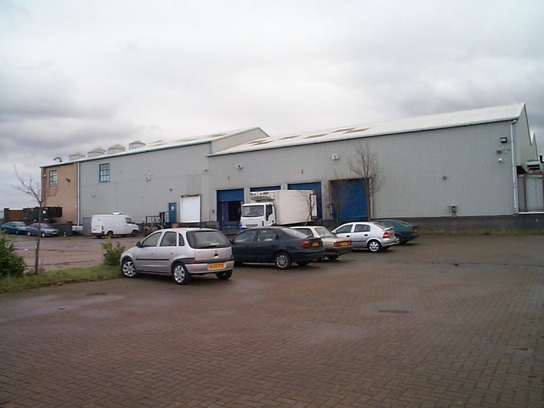 East Hall Ln, Rainham for lease - Building Photo - Image 1 of 1