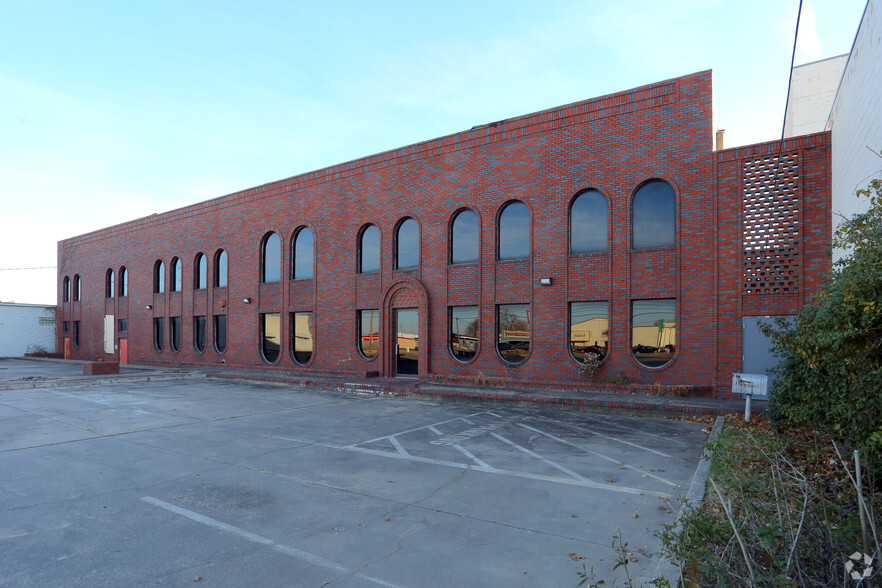 6308 E 15th St, Tulsa, OK for lease - Building Photo - Image 1 of 31