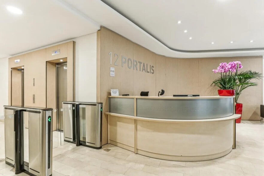 12 Rue Portalis, Paris for lease - Lobby - Image 3 of 14