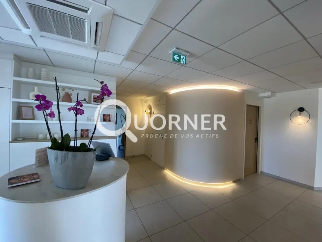 Office in Puget-sur-Argens for sale Building Photo- Image 1 of 8