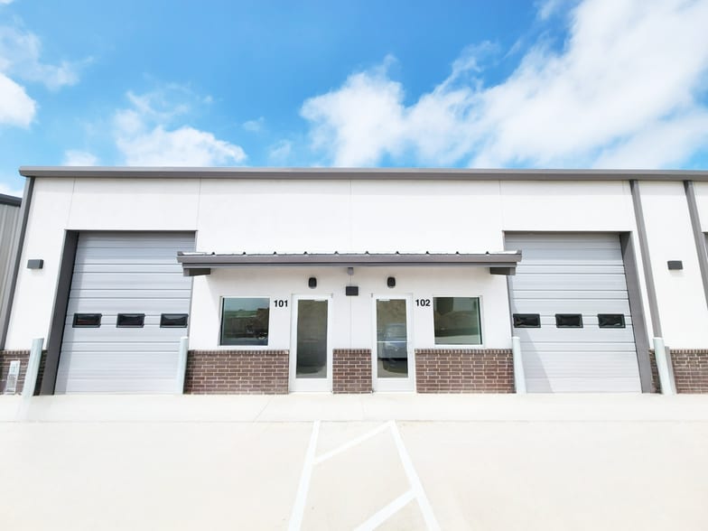 5957 Chandler Rd, Hutto, TX for lease - Primary Photo - Image 1 of 10