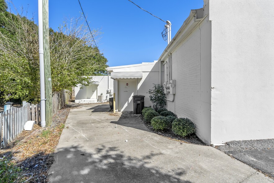 404 Coleman Blvd, Mount Pleasant, SC for sale - Building Photo - Image 3 of 15