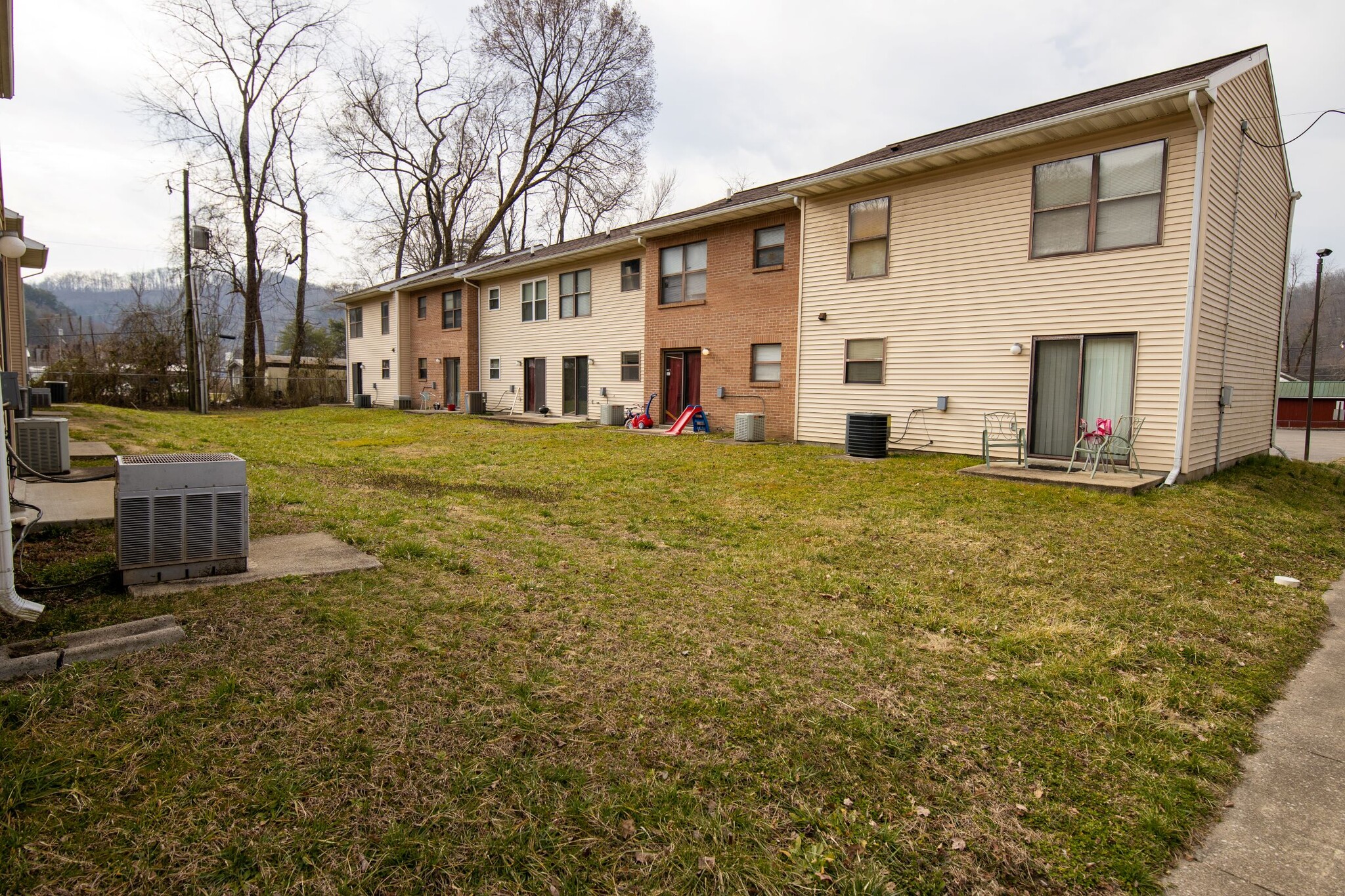 77 Quail Holw, Inez, KY for sale Primary Photo- Image 1 of 1