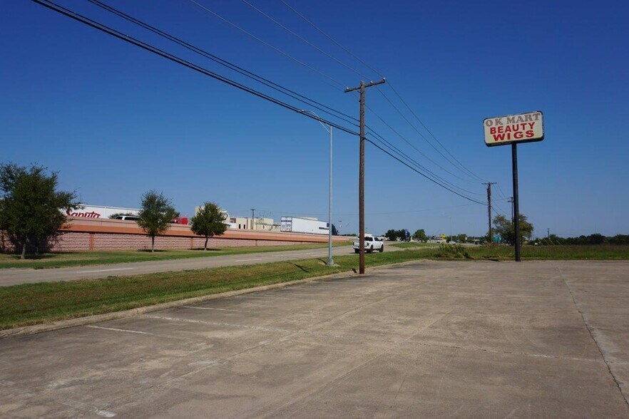 804 Shannon Rd E, Sulphur Springs, TX for sale - Building Photo - Image 3 of 18