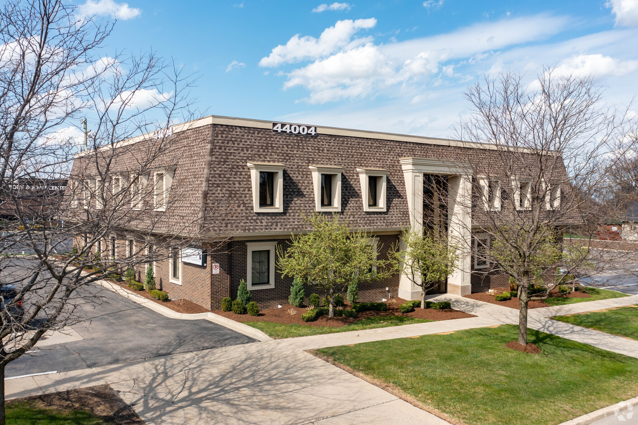 44004 Woodward Ave, Bloomfield Hills, MI for lease Building Photo- Image 1 of 5