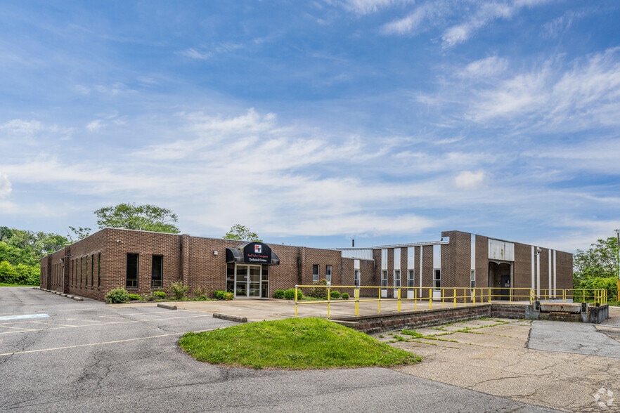 500 N Bell Ave, Carnegie, PA for sale - Primary Photo - Image 1 of 28