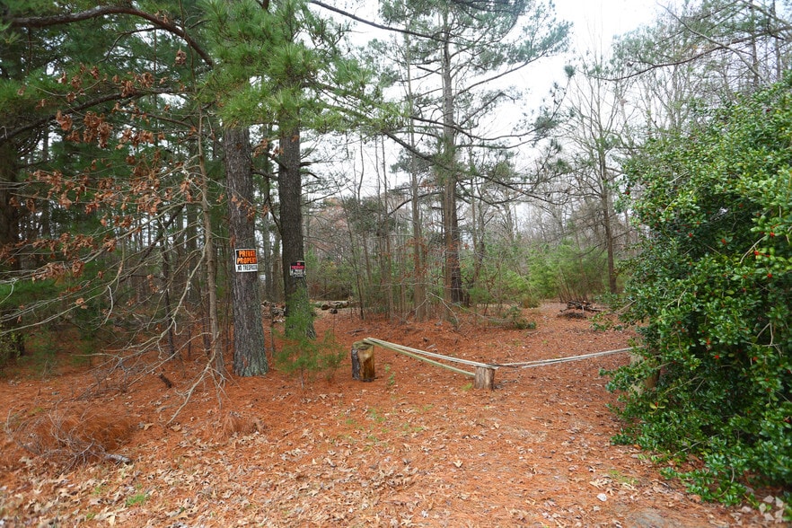 7001 Creedmoor Rd, Raleigh, NC 27613