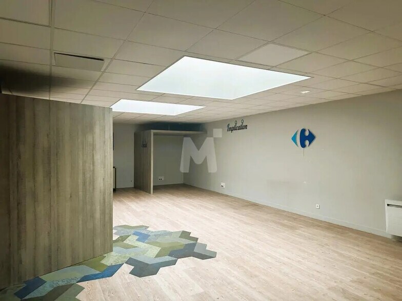 Office in Évry-Courcouronnes for lease - Interior Photo - Image 2 of 9