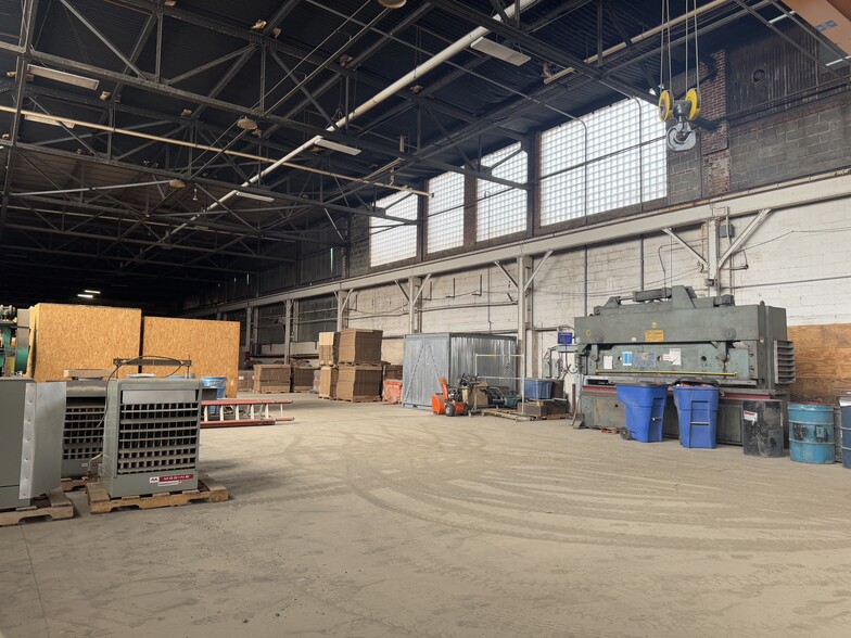 30 Harris St, Putnam, CT for lease - Building Photo - Image 3 of 14