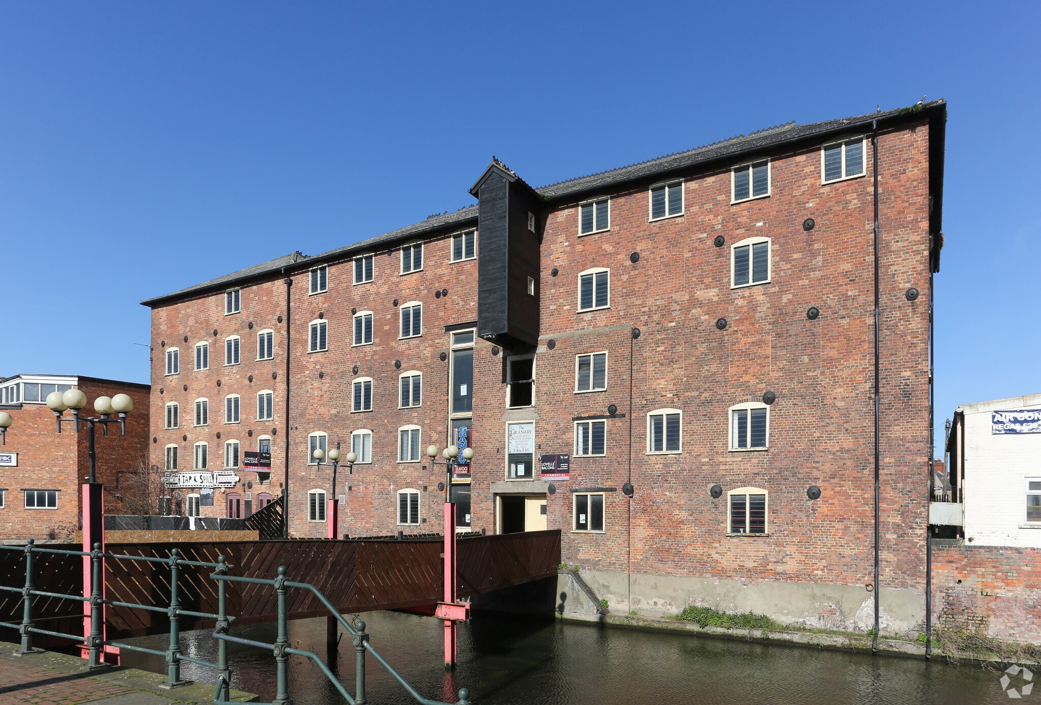 Garth Ln, Grimsby for sale Primary Photo- Image 1 of 1