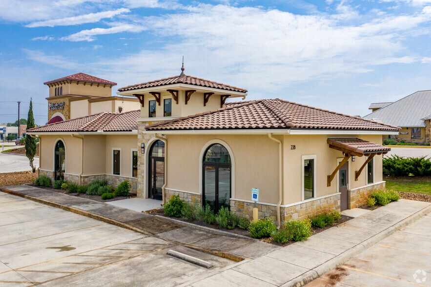 228 Hunters Vlg, New Braunfels, TX for sale - Building Photo - Image 1 of 1