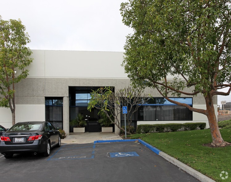 39 Musick, Irvine, CA for lease - Primary Photo - Image 1 of 2