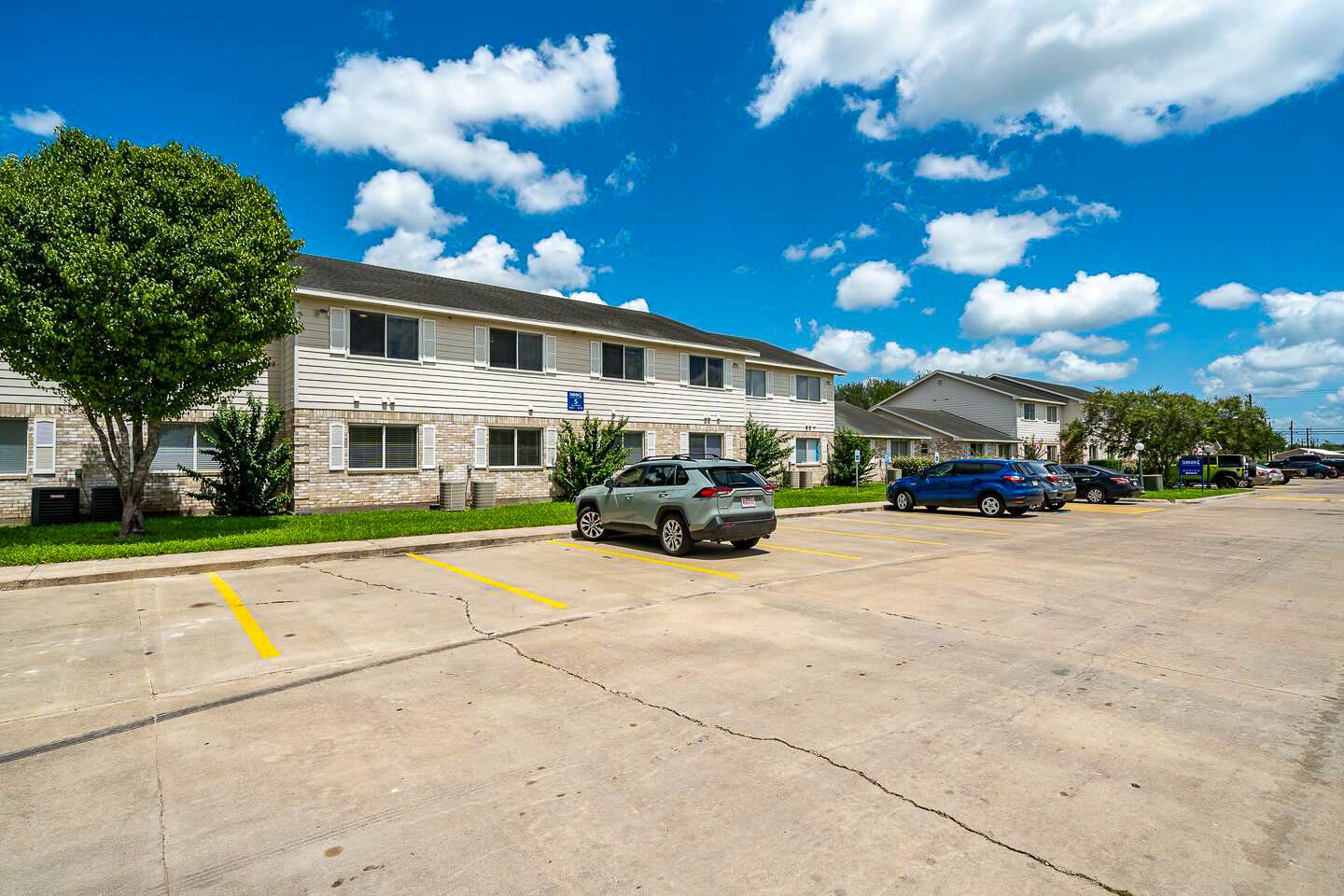 201 Taylor Rd, Falfurrias, TX 78355 - Sundance Apartments | LoopNet