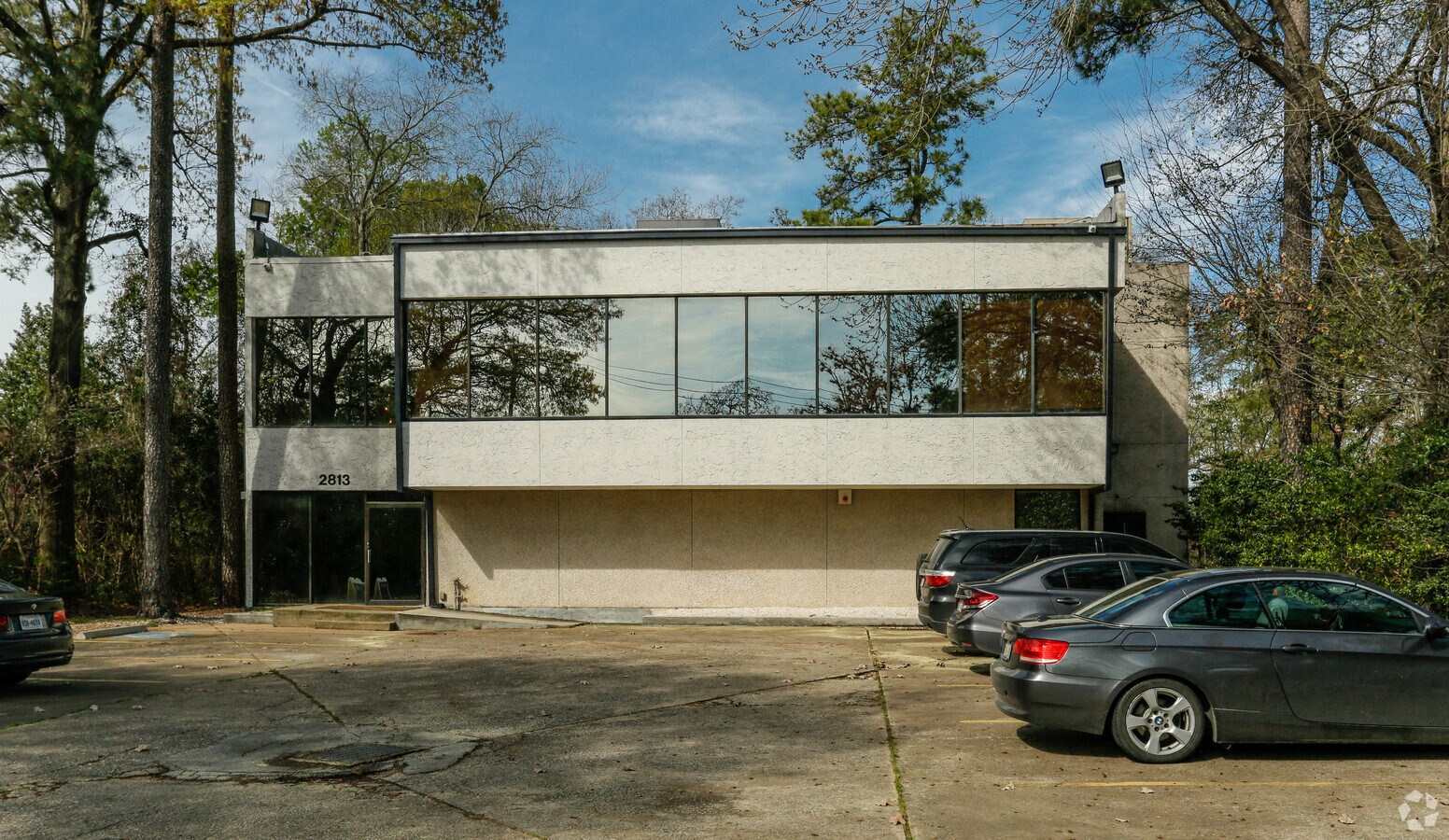 2813 W TC Jester Blvd, Houston, TX 77018