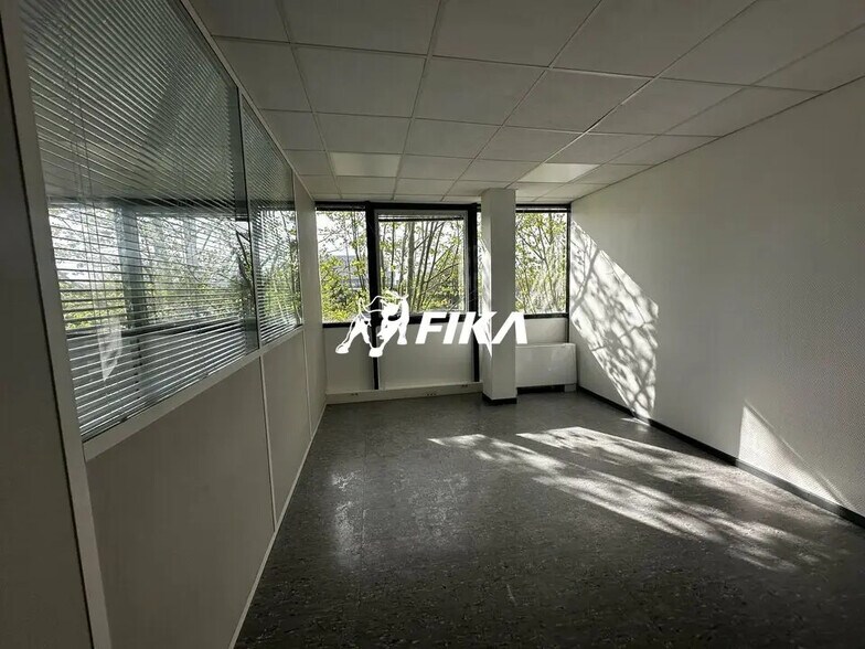 Office in Labège for lease - Interior Photo - Image 3 of 6