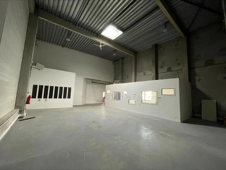 Flex in Argenteuil for lease - Interior Photo - Image 2 of 24
