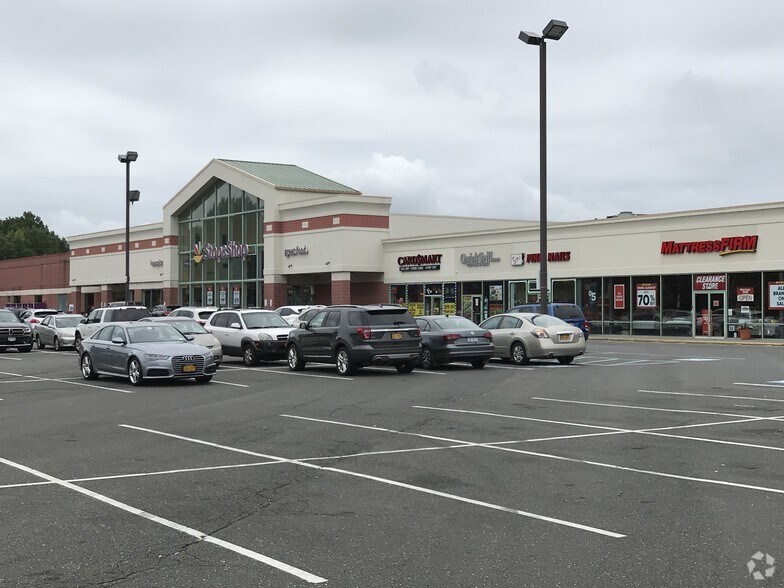 14411451 Richmond Ave, Staten Island, NY 10314 Expressway Plaza