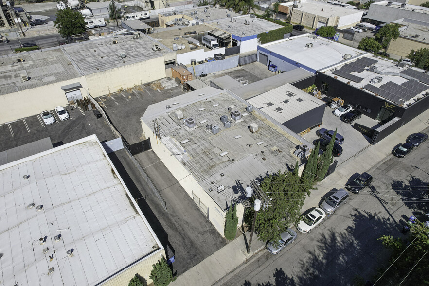 6943 Eton Ave, Canoga Park, CA for lease - Building Photo - Image 2 of 44