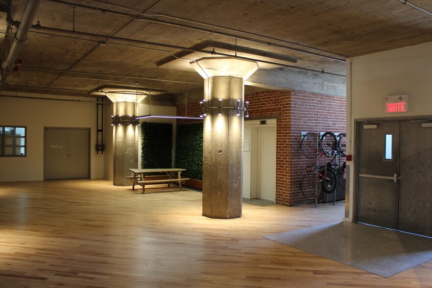 400 Av Atlantic, Montréal, QC for lease - Interior Photo - Image 3 of 11