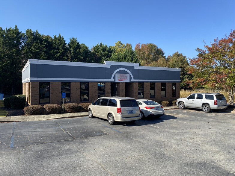 490 Garlington Rd, Greenville, SC for lease - Building Photo - Image 1 of 10