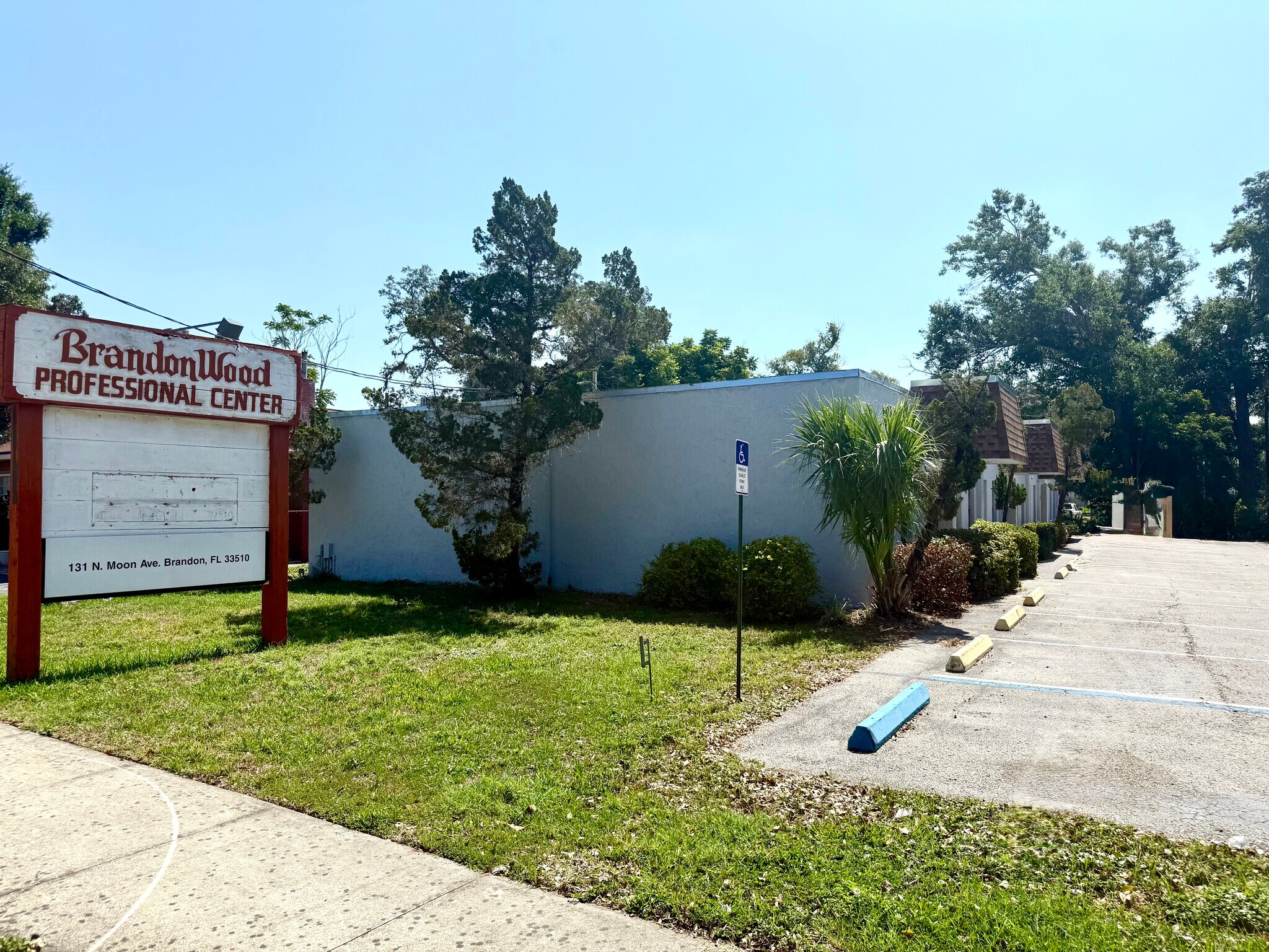 131 N Moon Ave, Brandon, FL for sale Building Photo- Image 1 of 1