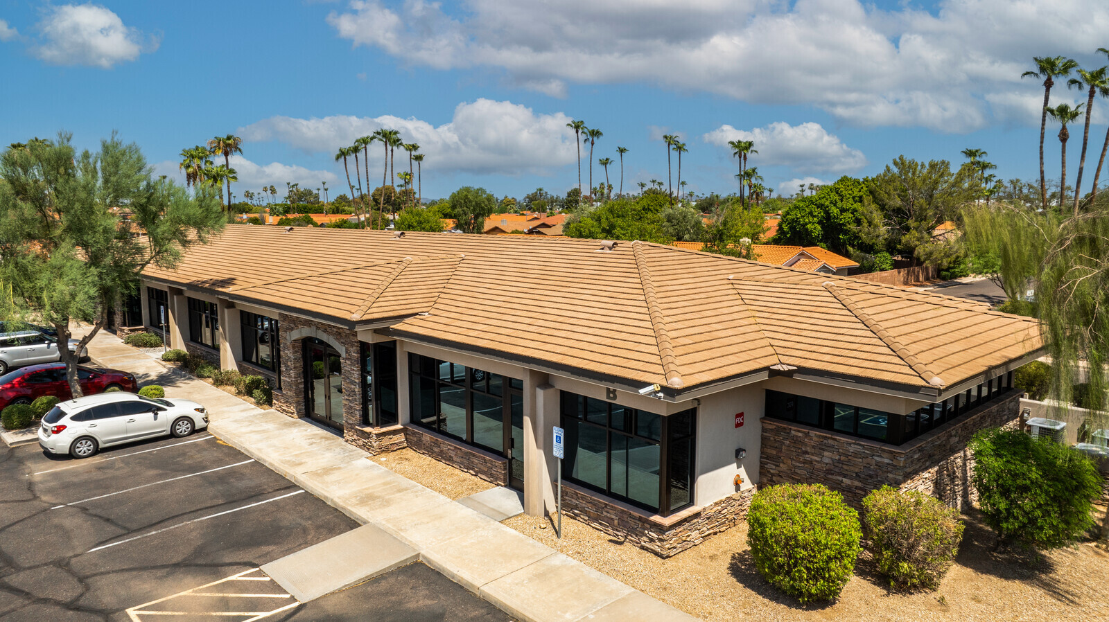 15640 N 7th St, Phoenix, AZ for sale Building Photo- Image 1 of 5