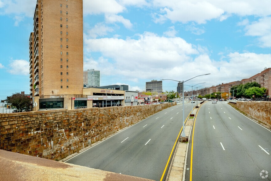 92-29 Queens Blvd, Rego Park, NY for sale - Building Photo - Image 3 of 8